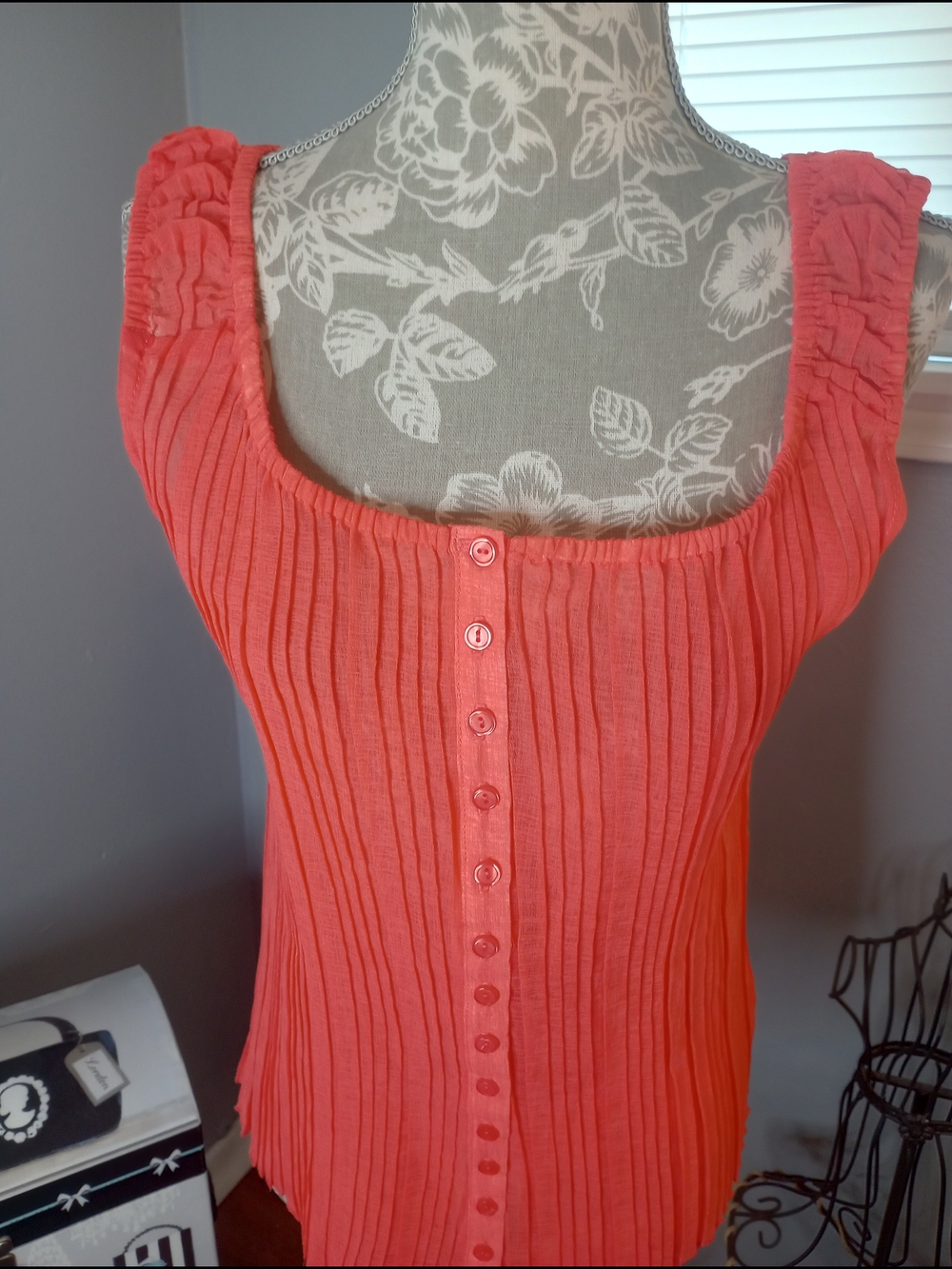 Women’s Crinkle Coral Button-Front Ribbed Tank Top